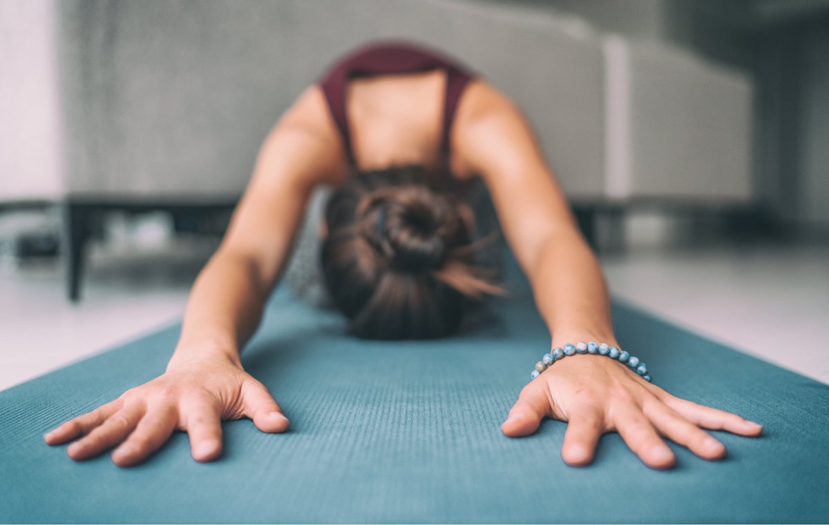 MontefioreNYC's tweet photo. Your #restday is just as important as your workout days! Your muscles may need a rest day if:
▪️ Your body is very sore.
▪️ Your muscles cramp
▪️ Your workout feels harder than usual.
▪️ Your resting heart rate has risen.
▪️ You’re dehydrated.
#TuesdayHealthTips https://t.co/Jj94tbK6M2