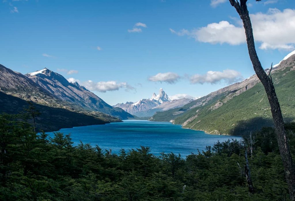 GFPerezLuque's tweet photo. #SantaCruz  Autorizan la reapertura de Reservas y Parques provinciales 
La medida rige para Cueva de las Manos y Lago del Desierto, entre otras áreas protegidas de Santa Cruz.
https://t.co/VB1cHMq4N3 https://t.co/iz0q1ZwjSD