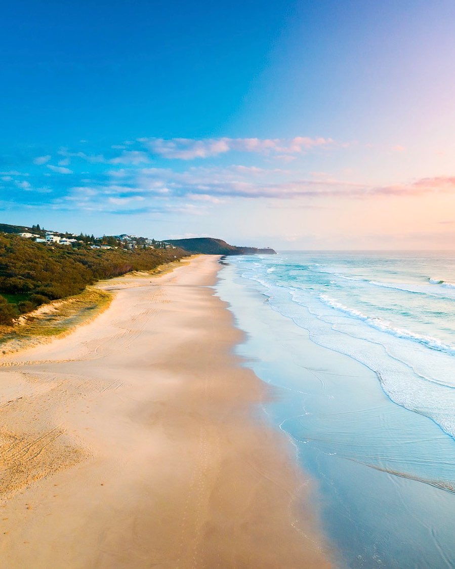 noosa's tweet photo. When it comes to summer in #ThisisQueensland, aquatic days are really our fave kinds of play. 💙💦 So what will it be? 🤔 Boating, surfing or beachside? #EntertheBiosphere IG/photobohemian & IG/davewilcockphotogaphy https://t.co/DtnZbOYhHf https://t.co/EhTEkOyIdQ