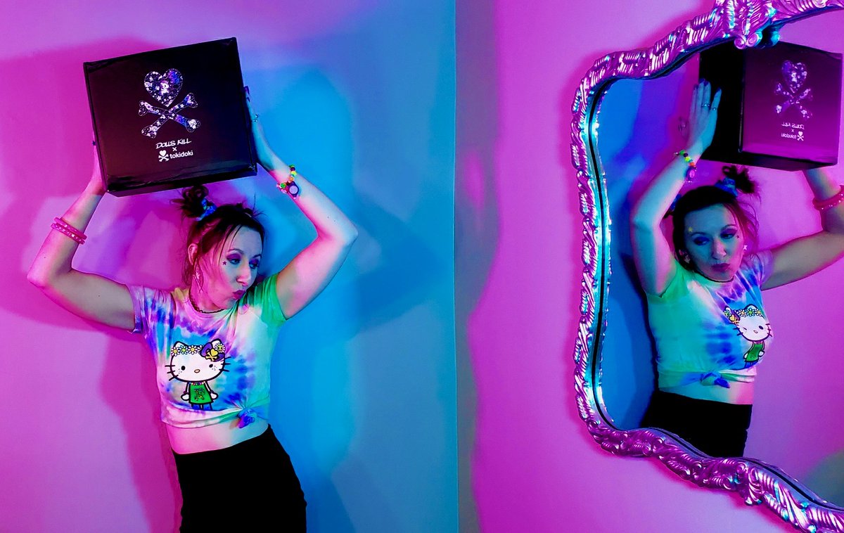 blakely_kay's tweet photo. Wanna see what's inside my box!?!? 🌈❤🦄 Check out my brand new unboxing video of @dollskill and @tokidoki!

https://t.co/4zIYN1tavW

#unboxing #dollskill #tokidoki #HelloKitty #review #vlog #YouTube #rainbow #magical #kawaii #cute https://t.co/Kc0KV4Zfrp
