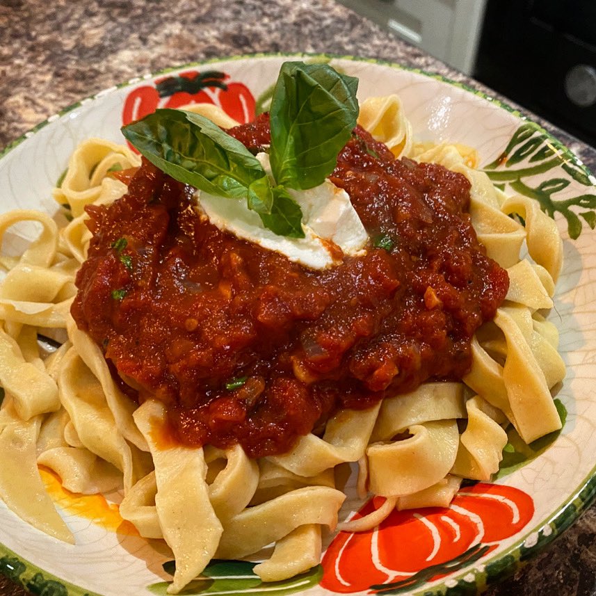 eatwithellen's tweet photo. Had my first go at @saltmasterclass tonight which involved making pasta. I don’t have a pasta maker but I’m pretty chuffed that it turned out as delicious as it did! Bring on the rest of the classes with the right kit and right ingredients 🙌 https://t.co/pXUbuij3Ix