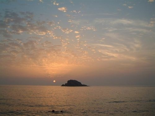AlgeriaDiscover's tweet photo. Coucher de soleil sur la mer de #Chlef
غروب الشمس وراء بحار #الشلف

#Discover #Algeria #Algerie  #اكتشف_الجزائر #الجزائر https://t.co/tk4PqNcAwR