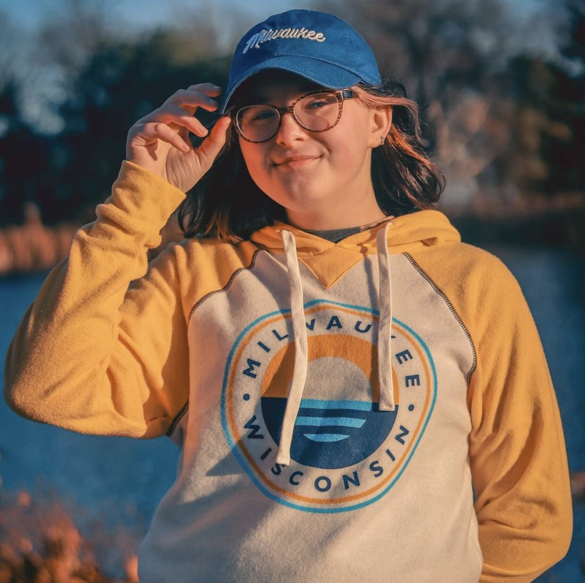 MKEPublicMarket's tweet photo. @brewcitybrand is launching their 2 for Tuesday sale ✨
That's right, Buy One Get One FREE on ALL shirts // In-Stores Only // This sale will run for every Tuesday in January starting TODAY!
See you soon 🚙💨
📸: @slapczynski.shoots (via @instagram) #MKEitLocal #Milwaukee https://t.co/kQZLeAGptW