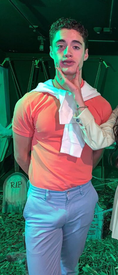 chicosxhot's tweet photo. Eduardo Barquín 🔥 https://t.co/t6Nujb8DP9