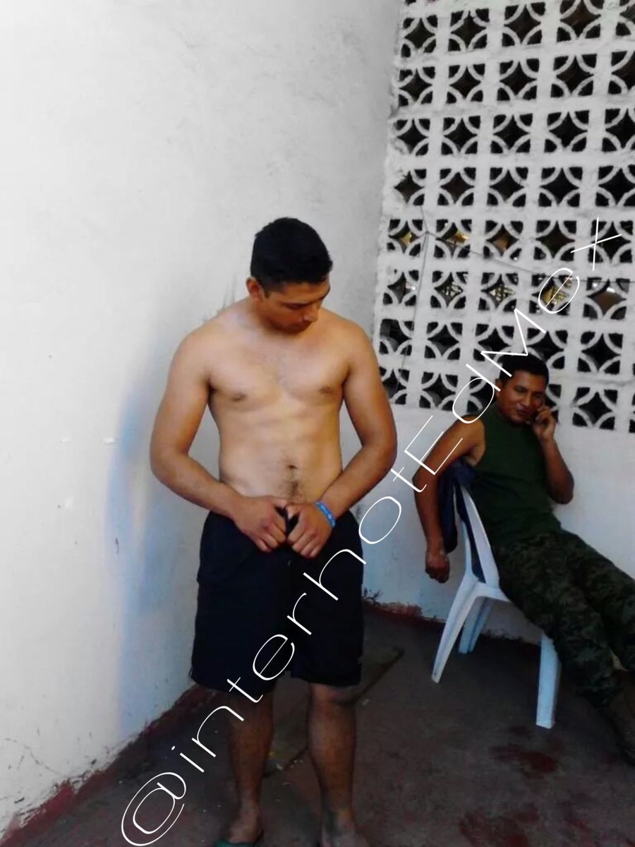 interhotEdMex's tweet photo. #soldado de #chiapas #jalador #accesible #lechero #mayate #peludin #papito #guapeton #mamadin #nalgon que quiere cotorrear y pasarla chido RT FOLLOW si quieren ver pack y nalgas 🍆🍑 https://t.co/SamCC3p66w