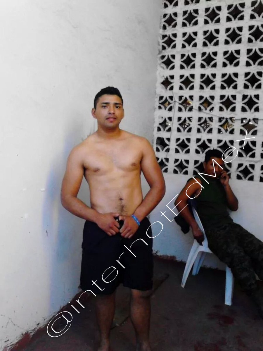 interhotEdMex's tweet photo. #soldado de #chiapas #jalador #accesible #lechero #mayate #peludin #papito #guapeton #mamadin #nalgon que quiere cotorrear y pasarla chido RT FOLLOW si quieren ver pack y nalgas 🍆🍑 https://t.co/SamCC3p66w