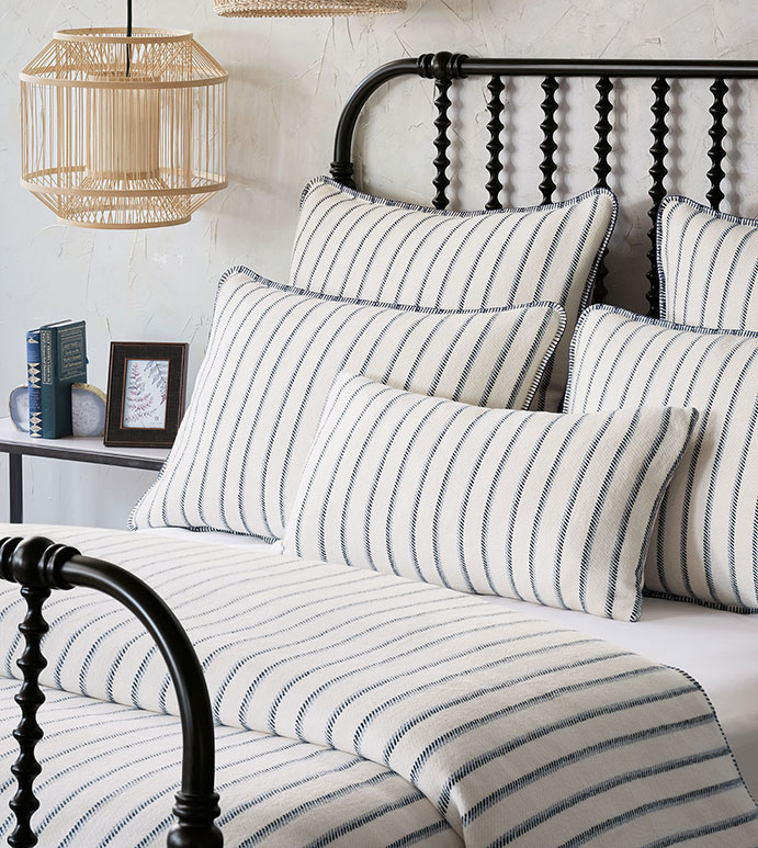 easternaccents's tweet photo. Get your bedroom ready for the new year. All new Thom Filicia x Eastern Accents bedding is finally here #newyearrefresh
https://t.co/PIhtkESHFk https://t.co/KOqsvainYY