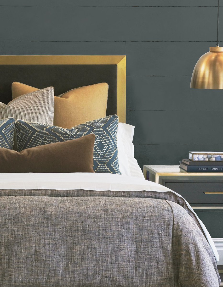 easternaccents's tweet photo. Get your bedroom ready for the new year. All new Thom Filicia x Eastern Accents bedding is finally here #newyearrefresh
https://t.co/PIhtkESHFk https://t.co/KOqsvainYY