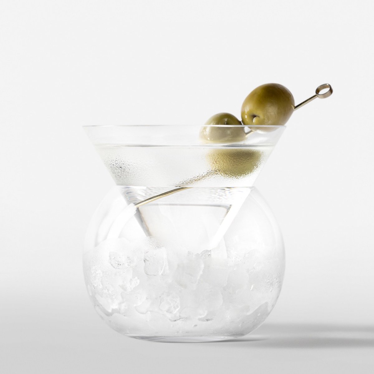 We like it cold. 🇬🇷🍸🧊