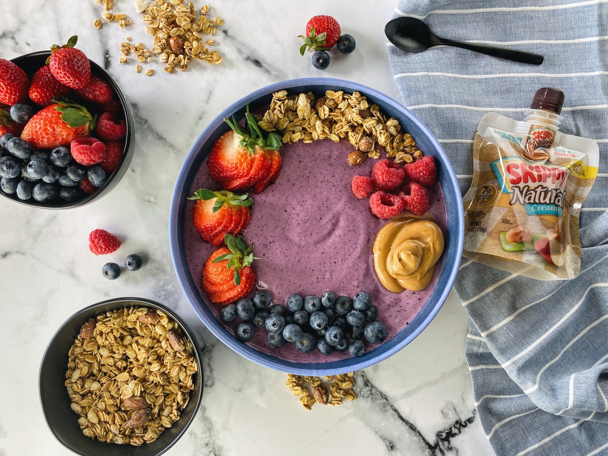 thehollidayco's tweet photo. #ad SKIPPY® Peanut Butter Squeeze Packs are perfect for making a smoothie bowl with added protein. Get the recipe on the blog: https://t.co/h8IV2DkQY3 @Walmart @Skippy @sofabfood #squeezeskippytogether #GoToYourSKIPPYPlace #skippypeanutbutter https://t.co/N9pXRFoC47