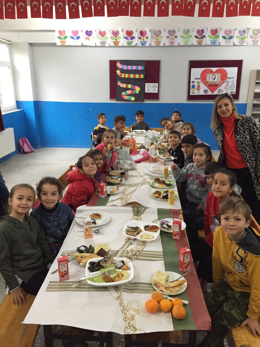 fatma37483248's tweet photo. #salihlideeğitim @Sartmahmutilk https://t.co/i8LznxZwzc