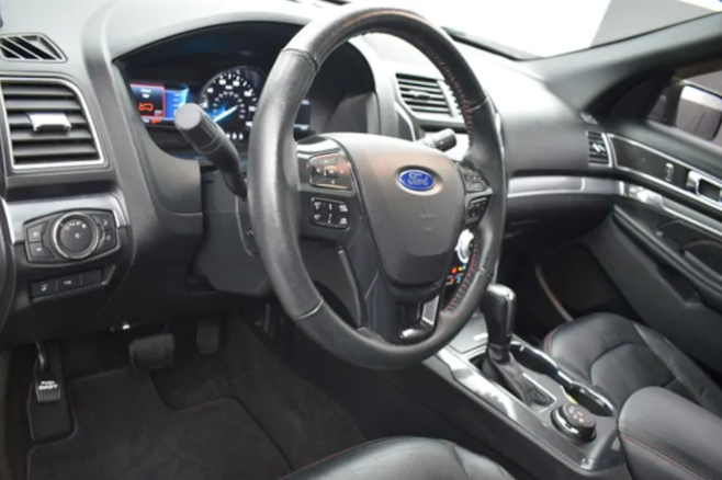 StatewideFord's tweet photo. Looking for a new ride? Take a look at this stunning pre-owned 2018 #Ford Explorer Sport! This impressive SUV has 3-rows of spacious seating, excellent capability, and only 12k miles! Check it out: https://t.co/8sE8Hq12Ak https://t.co/WT2UodHsiS