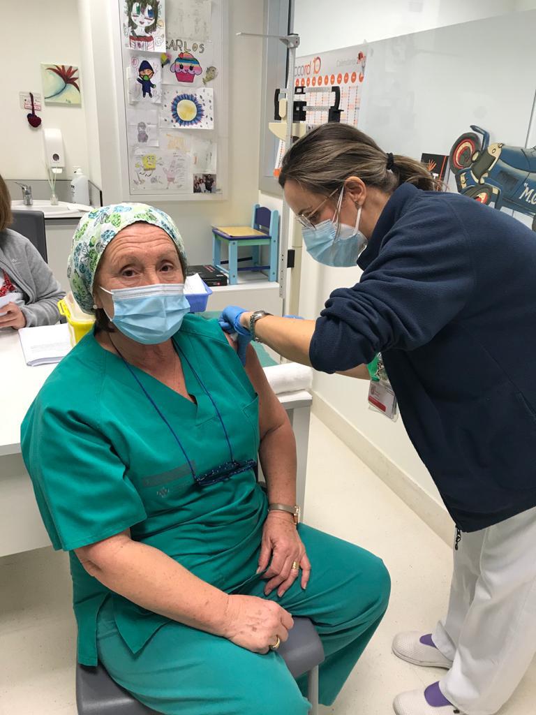 MaySifres's tweet photo. Orgull de cunyada  💪 💉 vacunada i vacunat als seus compis del @gvahgandia

#joemvacune  #yomevacuno #VacunaCOVID19
#COVID19 #vaccinationCovid https://t.co/uR5YI37TVP