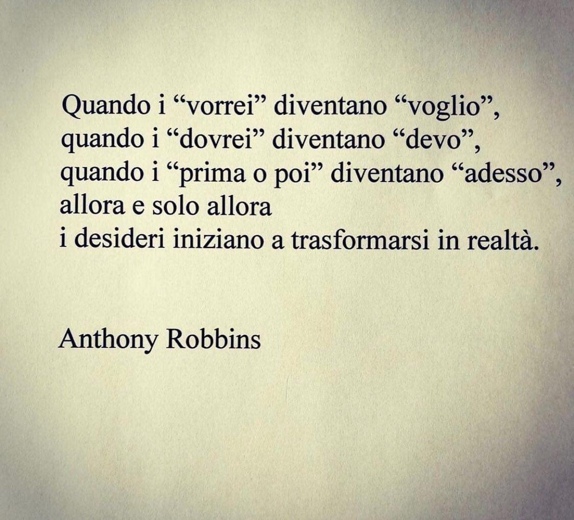 La fortuna incide per il 5% nel successo di ognuno di noi. Il resto arriva da intuizione,determinazione x raggiungere un obiettivo,dalla conoscenza dei bisogni di un mercato e da tante altre variabili differenti tra varie situazioni.
Gli eventi non accadono .... si fanno accadere