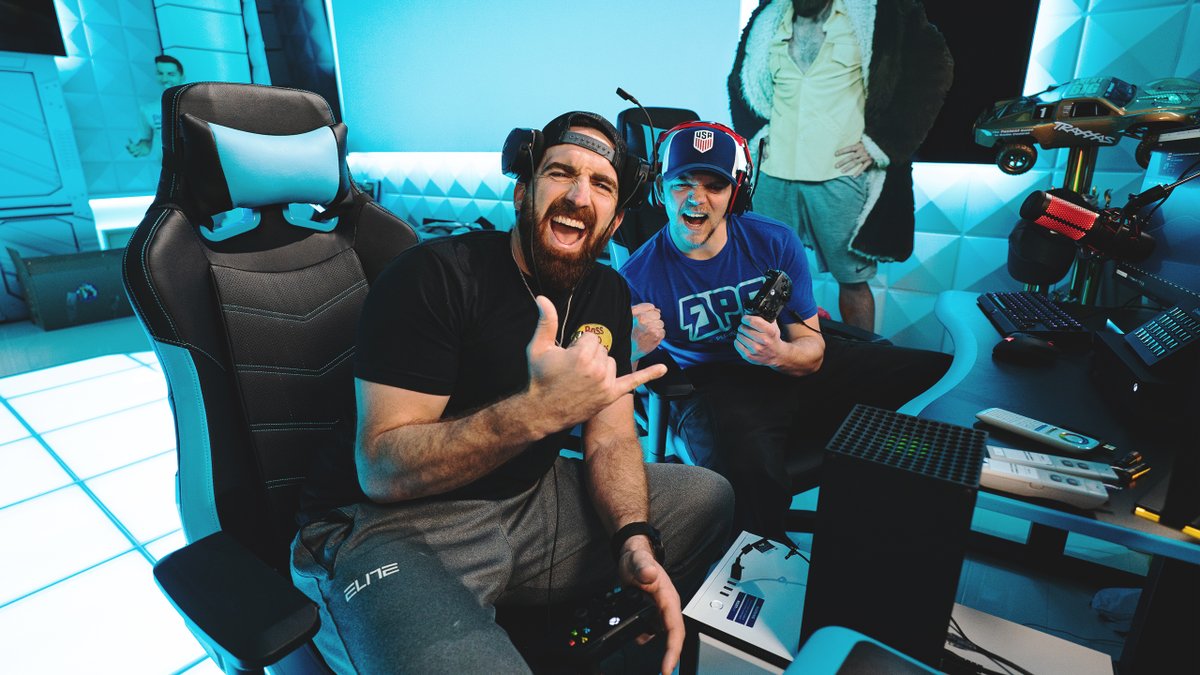 BIG NEWS β‘οΈπ§
Dude Perfect Gaming is now streaming exclusively on YouTube!
Join Sparky and the Dudes at https://t.co/lZbAFoLpns every M-F from 1-5pm & SUBSCRIBE for exclusive DPG content! π https://t.co/ivUOArvTuF