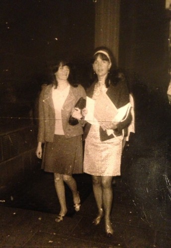 ManOnBridgeDoc's tweet image. Bernie and Angela Larkin (my mam) from Cootehill, Co Cavan. Submitted by Roisin Hobbs (1967)