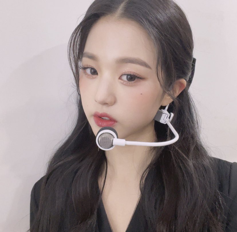 wonyoung pics tweet media