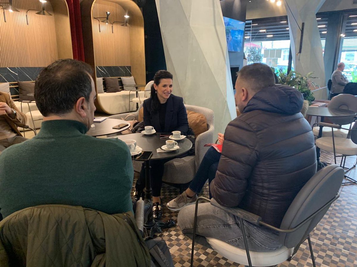 GjonajEtilda's tweet photo. Në të gjitha takimet, organizimet &amp;  komunikimet tona në #Njësinë7 përcjellim interesim për çdo problematikë të komunitetit &amp; qytetarëve të zonës së bashku me familjen e madhe të #Njësisë7, #ShtabiSocialist, #SekretariatiDigital, #FRESSH. Përditë e më shumë #bashkë. Punojmë për🇦🇱 https://t.co/ko4RVqJP4y