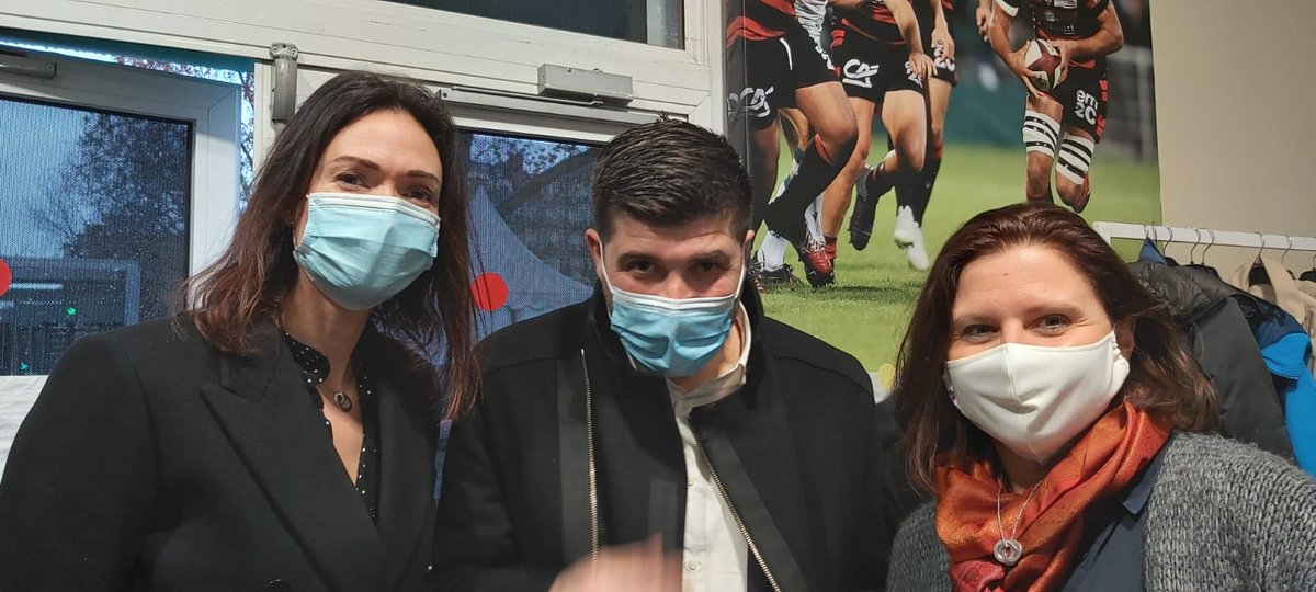 Visite de <a href="/RoxaMaracineanu/">Roxana Maracineanu</a> du Grand Palais Ephémère, bâtiment de 10 000m2 réalisé par <a href="/GLevents/">GL events</a> pour les Jeux de <a href="/Paris2024/">Paris 2024</a>. 
Un projet d'exigence environnementale avec une charpente en bois, prouesse technique.
Un projet commun au GIE avec des partenaires comme @LoxamCorporate.