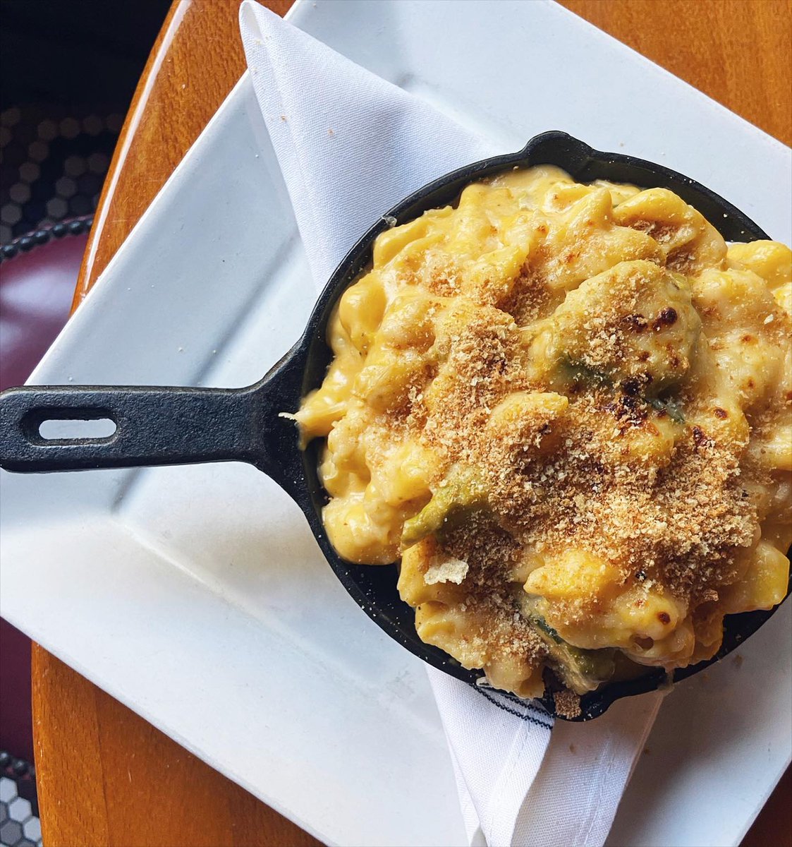 Lower Mills Tavern tweet media