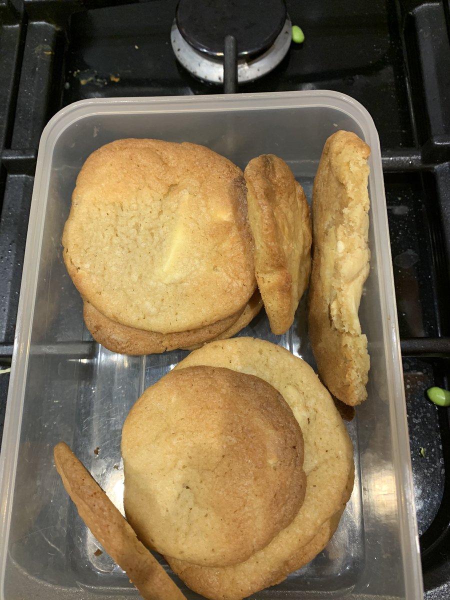 stephayres33's tweet photo. @MisFranklin White chocolate chip cookies baked in the Ayres house 😋 https://t.co/ZSJaGPCpZf
