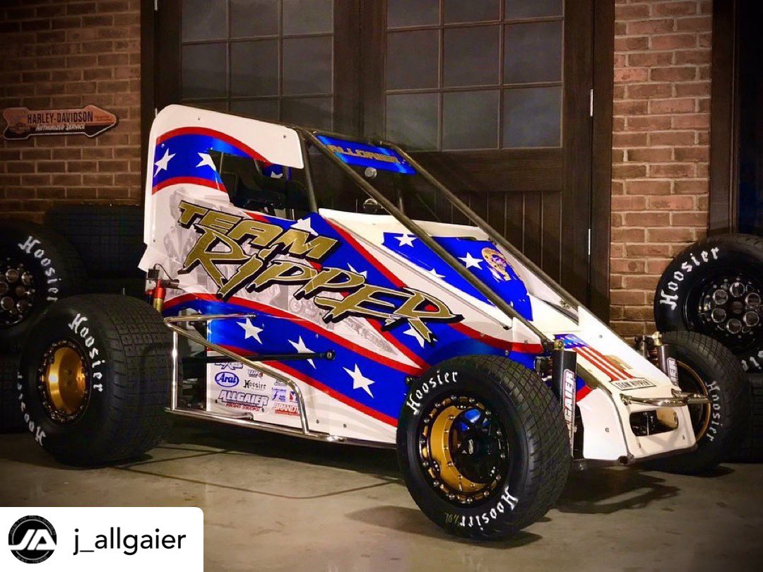 Justin Allgaier @j_allgaier channels Evel Knievel this week at the Chili Bowl Nationals <a href="/cbnationals/">Chili Bowl Nationals</a> Go Justin Go!🙌🏼 and <a href="/ripjetson9/">Flea Ruzic</a> awesome design 💯