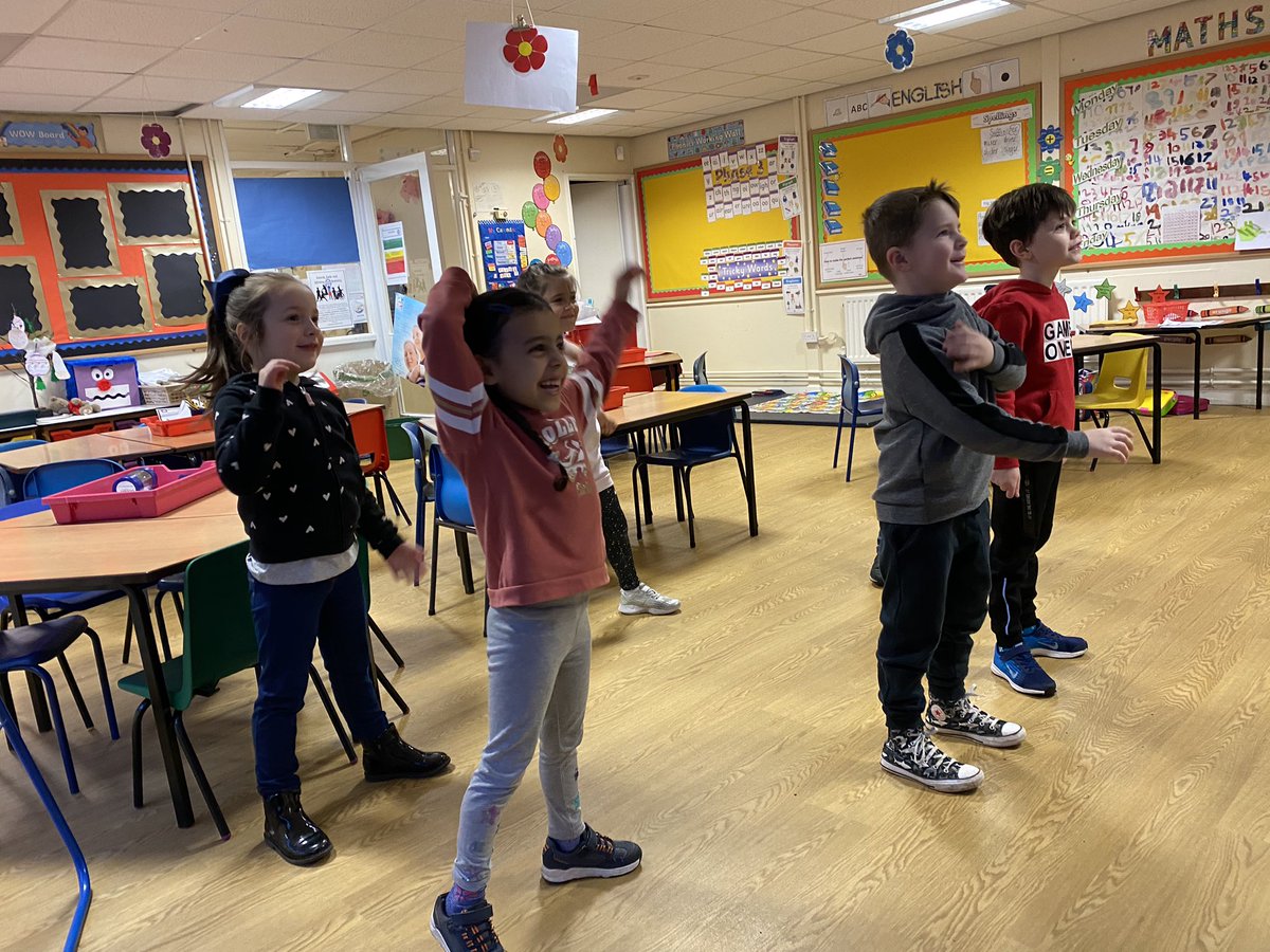 meridenprimary's tweet photo. We strutted our dance moves today in year 1! @SSolihullSSP #activetogether #stayinstayactive #meridenyear1 https://t.co/zN7XMp6sYy