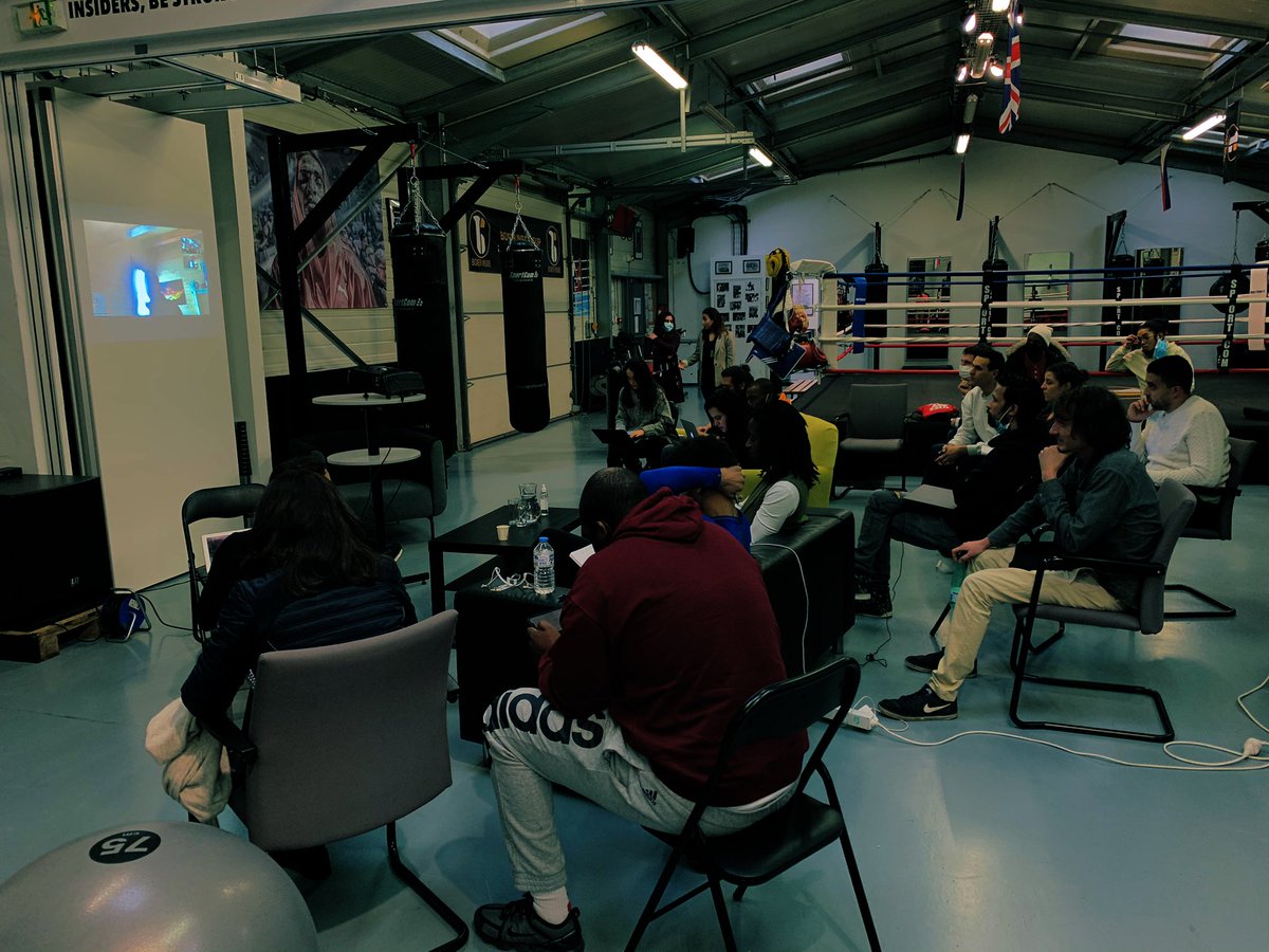 Journée très riche pour la promo <a href="/startusup1/">Start Us Up!</a> chez @BoxerInside3 aujourd’hui ! Rencontre (à distance 😷) avec l’<a href="/USEmbassyFrance/">U.S. Embassy France</a>, et témoignage sans filtres de la part de Ronald Alger &amp; <a href="/nicovassel/">Nicolas de FAUTEREAU</a> co-fondateur de <a href="/willie_beamen/">WILLIE BEAMEN</a> 🙏🏼 #Entrepreneuriat cc <a href="/SarahOurahmoune/">Sarah Ourahmoune OLY</a>