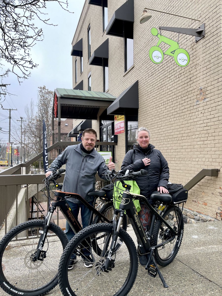 UrbanRiderKim1's tweet photo. A manager in the transportation department in Ann Arbor, Michigan (AAATA), Gail and her husband are jumping on the Ebike bandwagon! Thanks for being a leader! #bikes4climate #ebikelove #aaata #bikes4all #UrbanMobility #BikeshopGrandma https://t.co/6VXp62sFkr