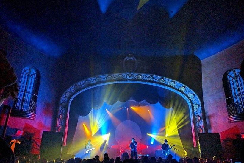 Iconic venue <a href="/OPERAHOUSETO/">THE OPERA HOUSE</a>  has pivoted to become <a href="/thehubintoronto/">The HUB</a>  🎛🎤🎧🎹🎚🎙📲💻 Learn more: riverside-to.com/the-opera-hous… #RiversideTO #Toronto