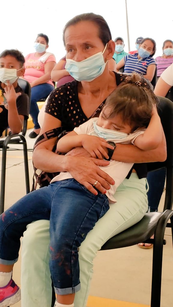 Trabajo_hn's tweet photo. El lanzamiento del pago del bono de emergencia de la Operación #NoEstánSolos se realizó de manera simultánea en los departamentos de Cortés, Yoro, Colón y Atlántida, y abarca 14 municipios. https://t.co/EXCjBY4OFP