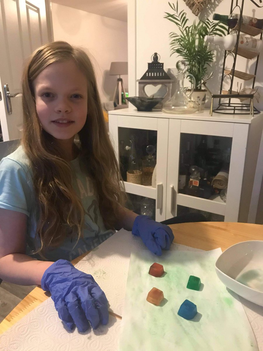 Bartt7611's tweet photo. Lena's ice cubes paintings 
@missomahonystfr @stfrancisps https://t.co/MMMkF0R3XI