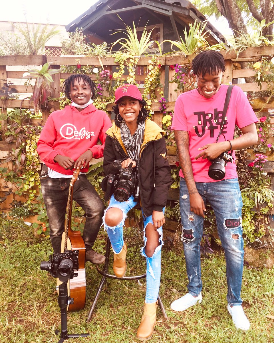 Astrojuice3's tweet photo. A team of young believers in an industry full of unbiased beliefs but we strive to achieve great success in the spirit.
A team of young believers in an industry full of unbiased beliefs but we strive to achieve great success in the wild industry!
#music #TeamKubwa #youngleaders https://t.co/BVOQXba22t