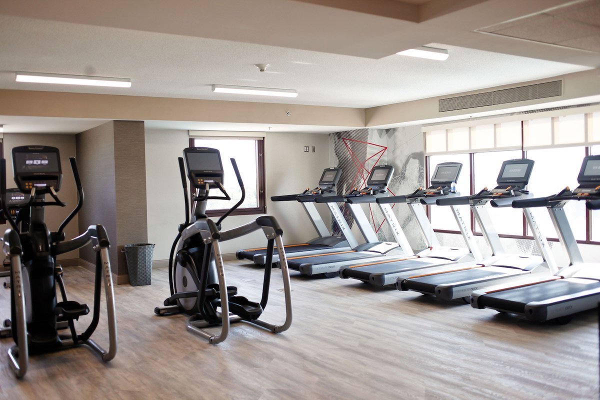 Next time you stay with us, enjoy the view and get some steps in. 😎  🏋️ 
DYK: our hotel gym offers 5 Matrix treads, 3 Matrix elliptical, 2 Matrix bikes, a Matrix leg press, a Matrix full fitness multi-work out center, and a beautiful view! 

#newyearsresolution
📸 : <a href="/KPFusion/">Kim Thomas</a>