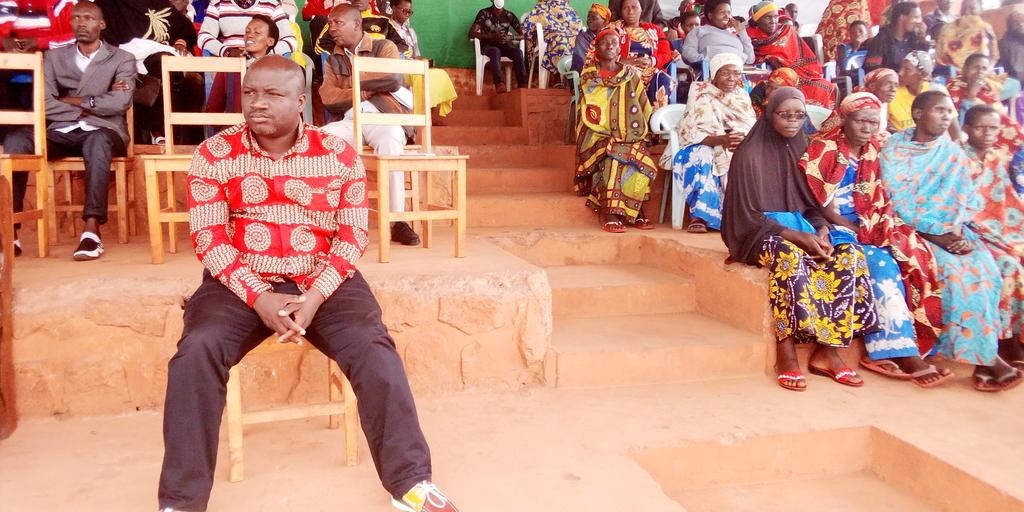 NgoziProvinc's tweet photo. #Buramatari @NgoziProvince @BaranyikwaEpip1 araremesha abenegihugu bomuri komine #Tangara kutagirubwoba kubera #Covid19 bakurikize impanuro bahabwa na @mspls_bdi kandiko Reta #Mvyeyi yamaze kubifata nkankama mukurondera ibikoresho vyabigenewe mukuyipima n'imiti yo kuyivura. https://t.co/MEnSau8aQb
