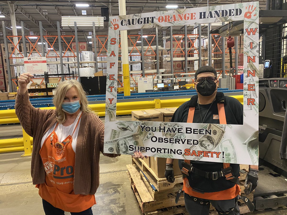 kimmaddalena66's tweet photo. Fantastic job Rochelle! Thanks for keeping our warehouse safe! @thd_dlussier @Mcgalec99 @islandkemper @pro3263 https://t.co/BPMVtDBBcq