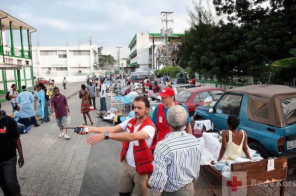 elsharkawi's tweet image. First of many earthquake Unforgettable nights planning for the field hospital with @borgebrende @docbrys &amp;amp; Tørris Jæger @ifrc   @rodekorsnorge  @redcrosscanada   A salute to the great work by many Haitian medical &amp;amp; nursing colleagues who continue to do their best. Courage.