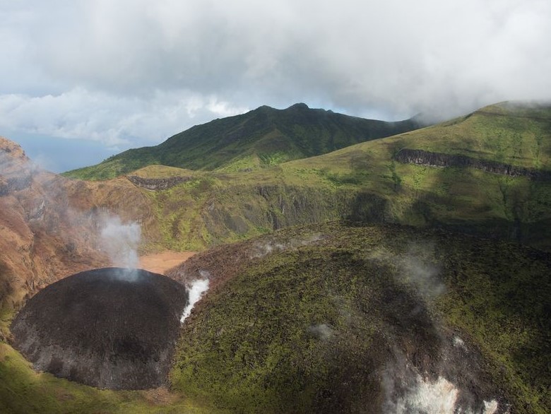 More scientists to monitor erupting La Soufrière volcano in St Vincent