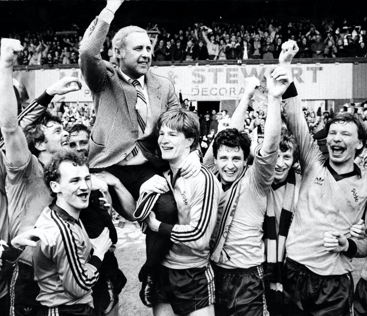 A standing ovation here at Tannadice Park, and around the world, to celebrate the life of Our Greatest. 

Thank you for everything, Jim. 

#JYM83 🧡