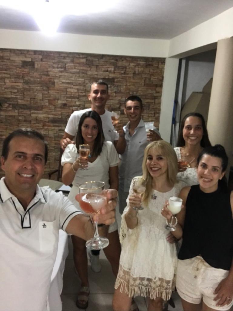 claueli631's tweet photo. Hermosa noche 🥂 feliz 2021 🎉 https://t.co/hGiF343Rb2