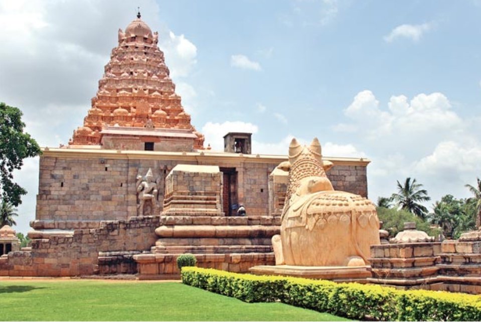 When You Proudly say
' It's our Glorious history'🚩🙏

Gangaikonda cholapuram one of the Ancient Marvel's of Tamil Nadu...it is a town located in jayankondam, Ariyalur, Tamil Nadu, India.
It become the capital of the chola 1& served as the chola capital for around 250 years.