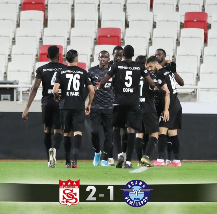 🏆 Ziraat Türkiye Kupası 🏆
Sivasspor 2️⃣➖1️⃣ Adana Demir
⚽️ 37' Yasin Öztekin
⚽️ 44' Yunus Akgün
⚽️ 116' Yatabare
#Sivasspor Uzatmalarda Bulduğu Golle Çeyrek Finale Yükseldi.
Rıza Çalımbay ve Futbolcuların Adana Demirspor'un Mücadelesini Örnek Almasını Temenni Ediyorum. https://t.co/w2Ny00bUMS