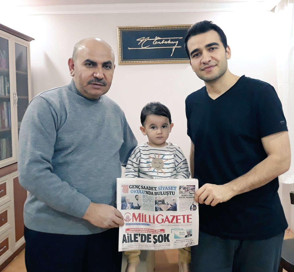 AltuntasHaz's tweet photo. 'Hak Geldi Batıl Zail Oldu' düsturuyla nice 49 yıllara, üç nesil bir arada...
#MilliGazete49Yasında https://t.co/RQ4HBdXPtR