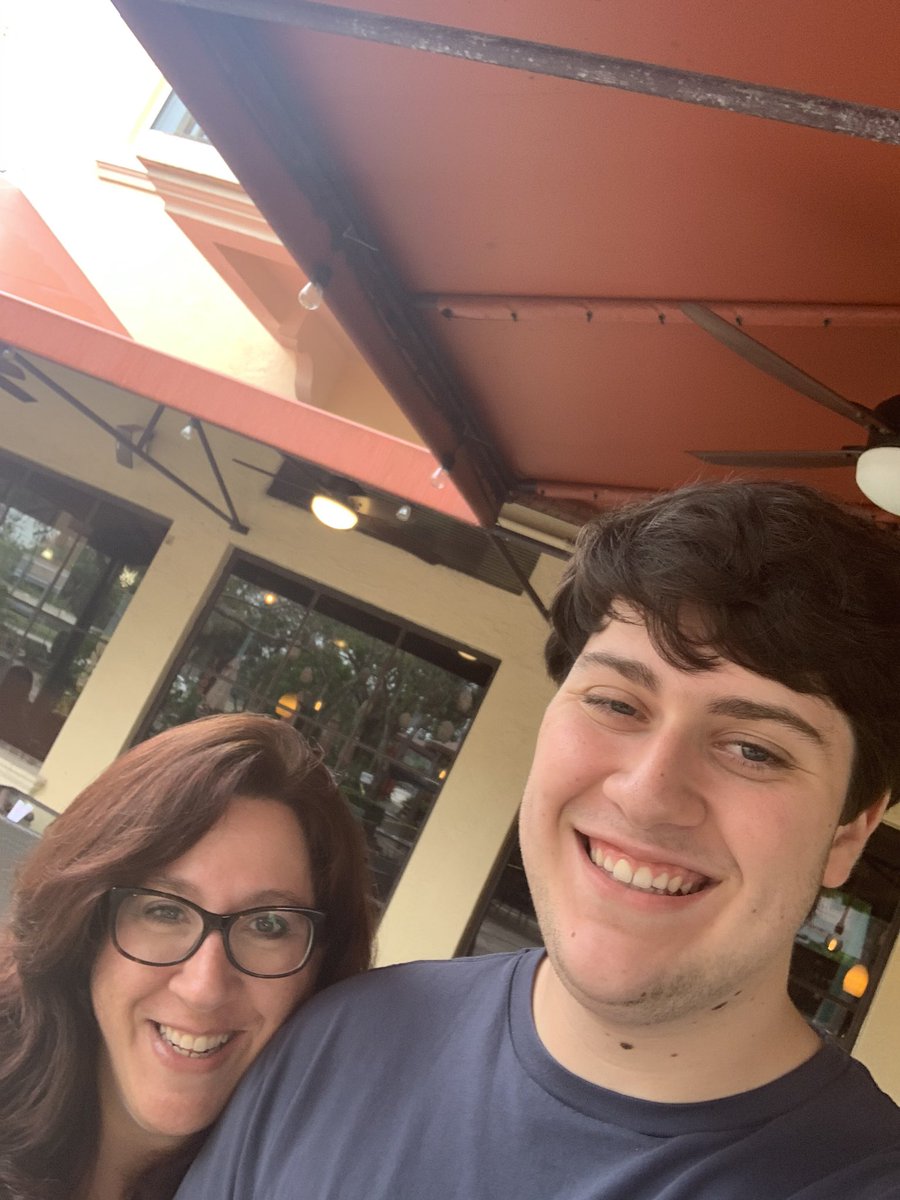 lisaseymour1's tweet photo. Birthday treat! The boy took me out to lunch. #Homefromcollege #luckymom https://t.co/hMl5Tr00fm