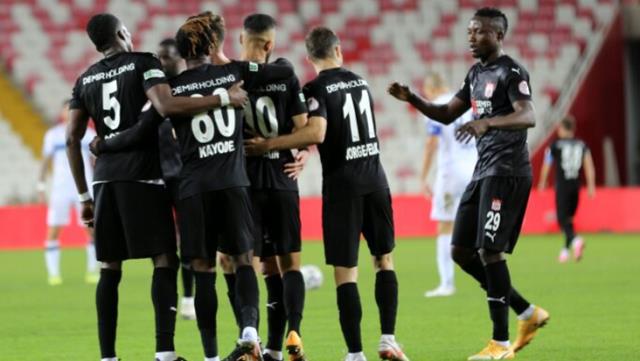 Adana Demirspor'u uzatmada 2-1 yenen Sivasspor, çeyrek finale çıktı
Ziraat Türkiye Kupası Son 16 Turu'nda TFF 1. Lig ekiplerinden Adana Demirspor'u uzatmaya giden maçta 2-1 mağlup eden Sivasspor, adını çeyre...
Tamamı: https://t.co/t9lwKL2jtw
#Trabzon #Türkiye https://t.co/AeOxyuMVVl