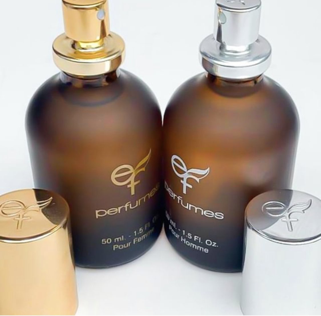 perfumesefperu's tweet photo. Juntitos los dos, ella y él... conoce nuestras promociones en los perfumes de 50ml:
🥰🥰🥰ONLINE: 50% DCTO(en el segundo perfume) 
2 perfumes de 50ml = S/105
🥰🥰🥰TIENDA: 40% DCTO(en el segundo perfume) 
2 perfumes de 50ml = S/112
#efperfumes #perfumesefperu https://t.co/wQDsPj9k6v