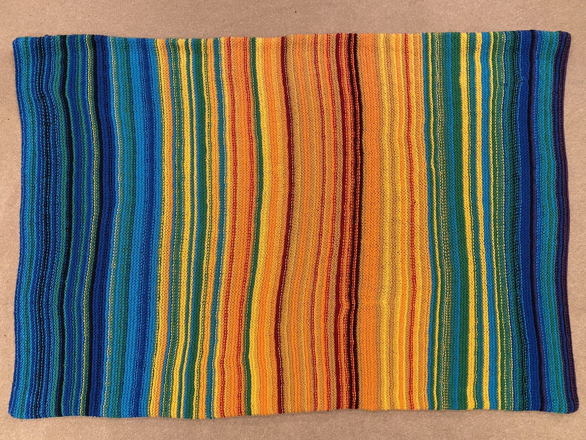 susie_hailey's tweet photo. Finished on New Year’s Eve - my record of local daily temperatures during 2020... in blanket form 🧶 ❄️ ☀️ https://t.co/XKKBlUe0Tl