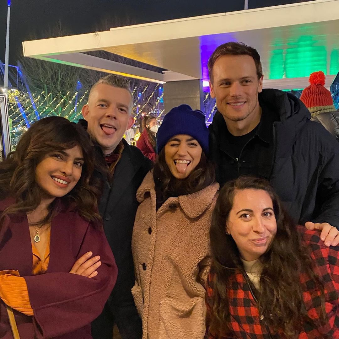 PriyankaDaily's tweet photo. #TextForYou set #Throwback | @priyankachopra, @SamHeughan, @russelltovey and @SofiaBarclay 😍 https://t.co/WBKYBBi9Xo