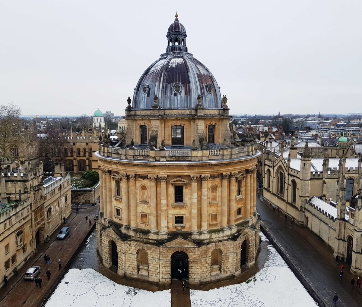 elisafn's tweet photo. Un dΓa como hoy, hace 2 aΓ±os, empezaba la experiencia viajera y personal mΓ‘s importante de mi vida.
https://t.co/jvc9aqdt0K
#TravellBlogger #England #Oxford #Study https://t.co/rUMSL4Bx4V