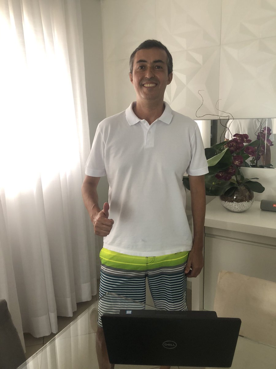 GFFreire's tweet photo. @Giam_michelucci @DieguiTOFaria @vGazza @dantemachado @ogurae Desafio Aceito!!
Home Office em cidade de praia, não pode faltar bermuda (rsrs) https://t.co/SOKKBVyHqv